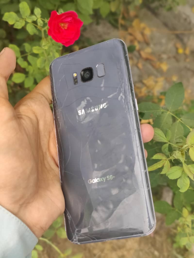 Samsung Mobile S8 Plus 4