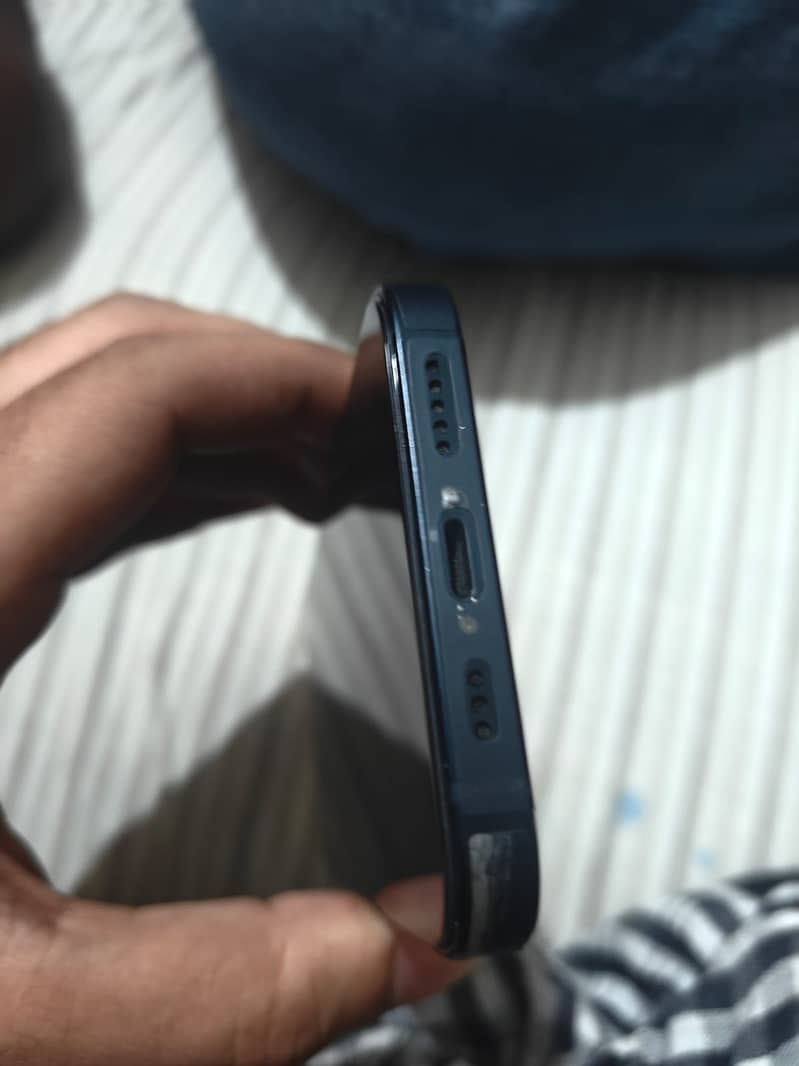 Apple iPhone 13 3