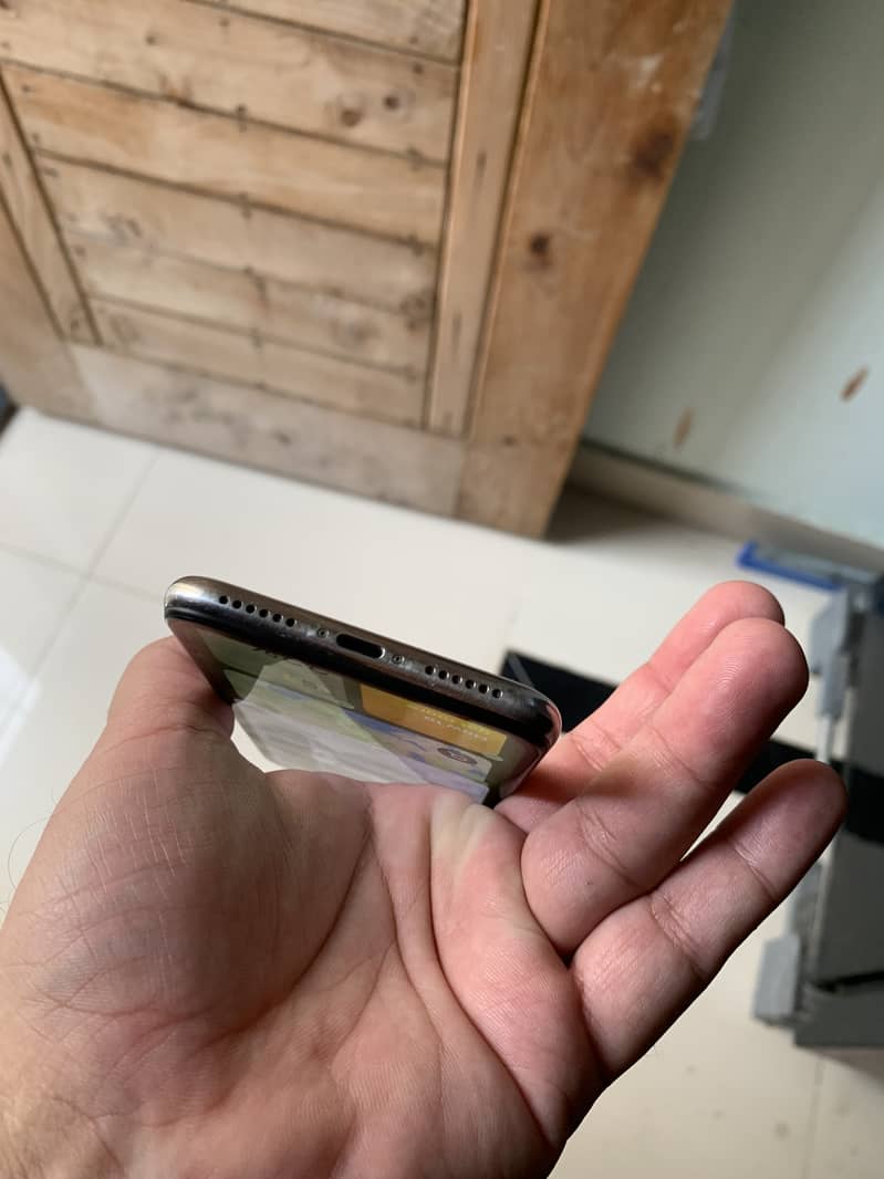 Apple iPhone X 0