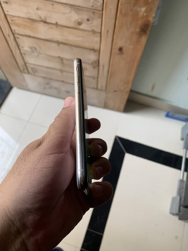 Apple iPhone X 3
