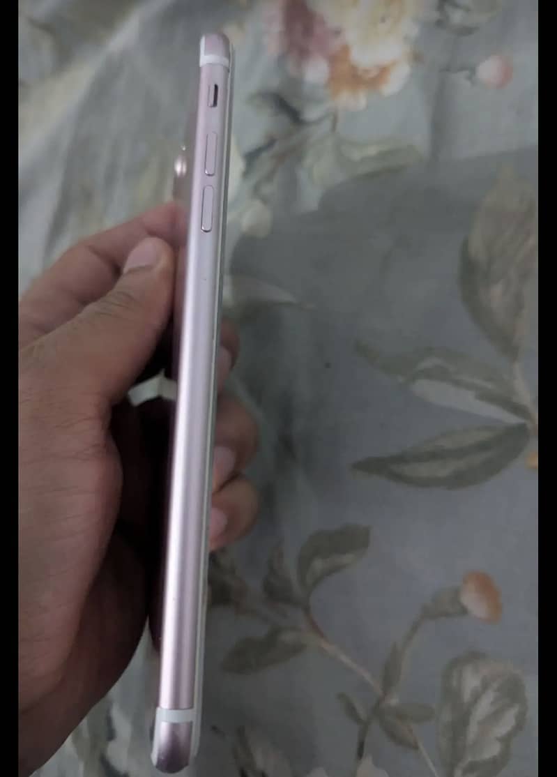 Apple iPhone 7 Plus 2