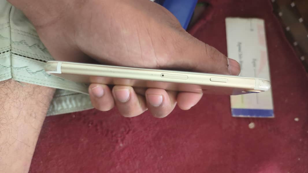 Apple iPhone 7 2