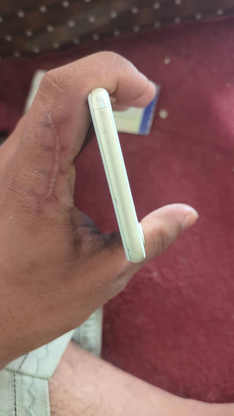 Apple iPhone 7 3