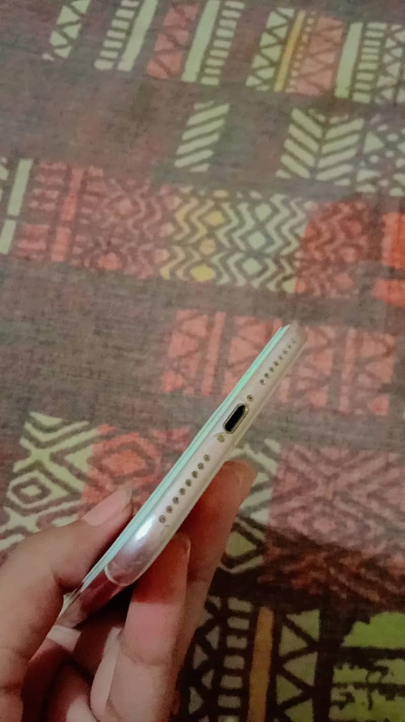 Apple iPhone 7 Plus 1