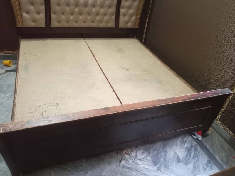 Bed+dressing+$how case. + table 1
