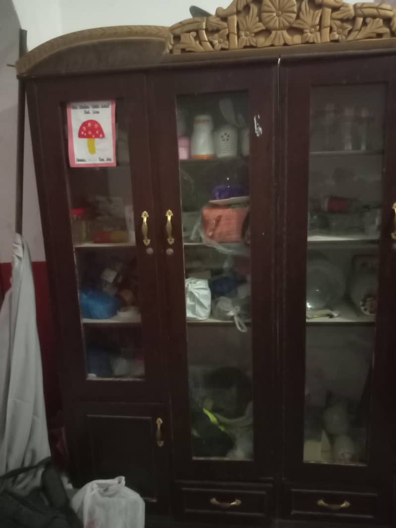 Bed+dressing+$how case. + table 3