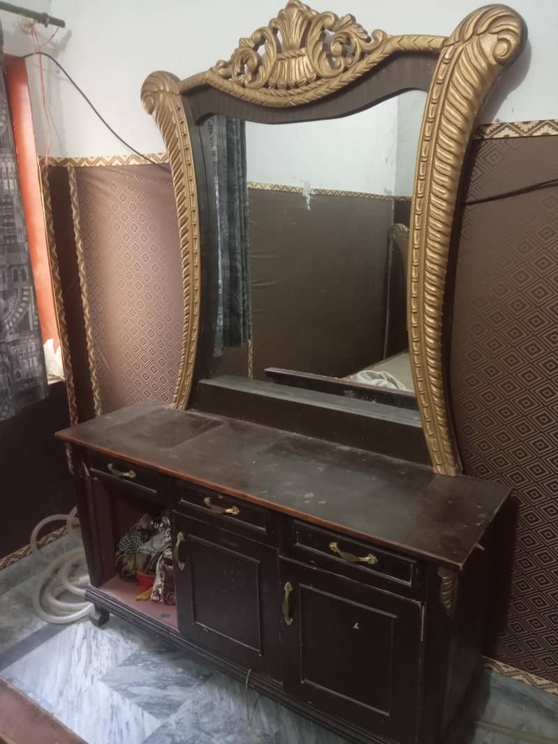 Bed+dressing+$how case. + table 8