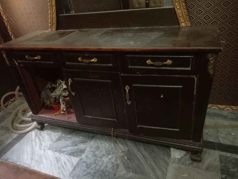 Bed+dressing+$how case. + table 9