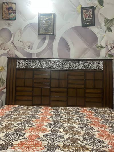 bed brown