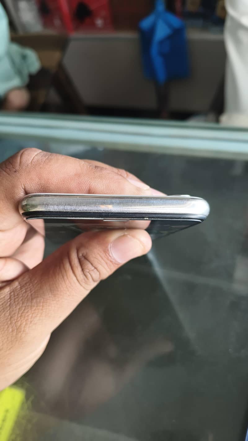 Apple iPhone X 2