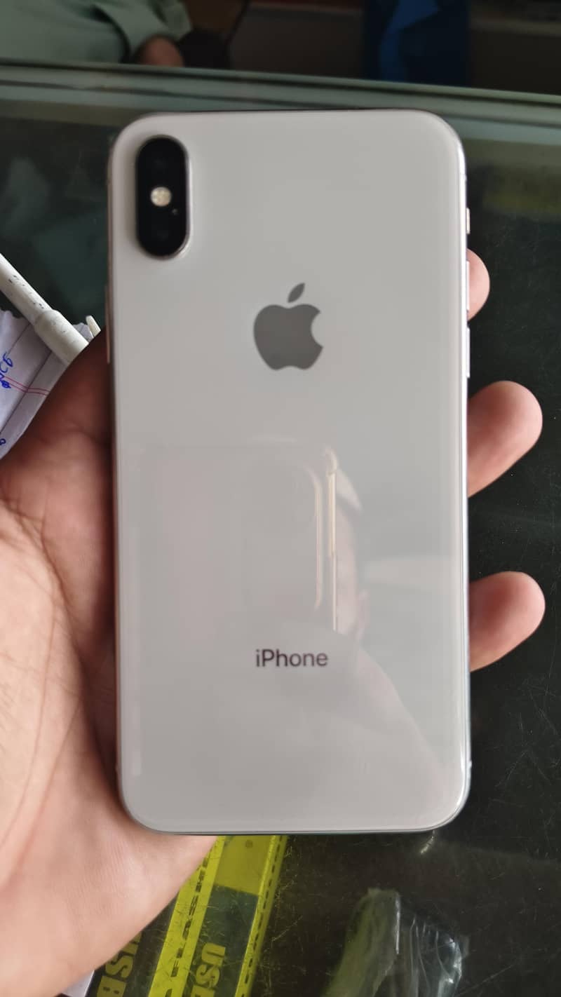 Apple iPhone X 4