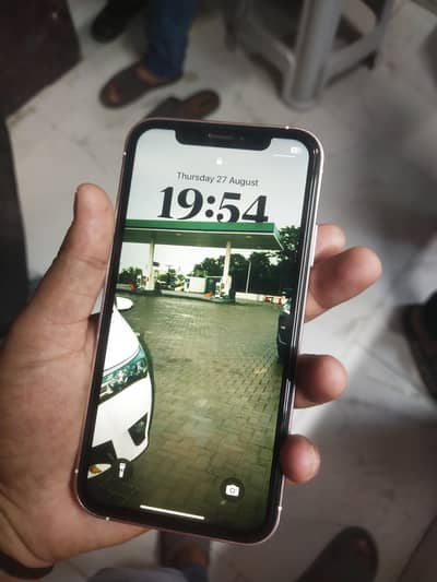 xr convert in 17 pro max battery health 100