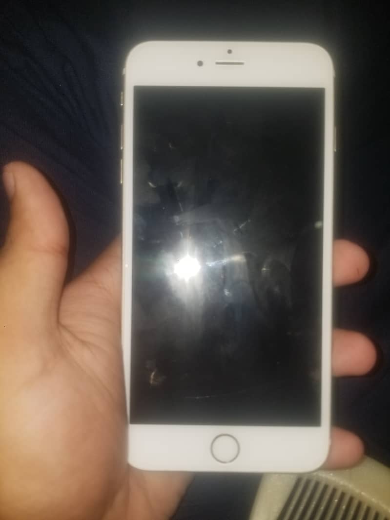 Apple iPhone 6S Plus 4
