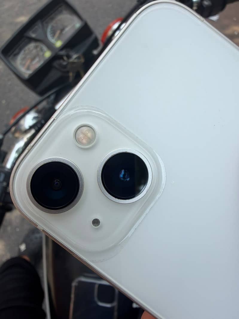 Apple iPhone 13 1