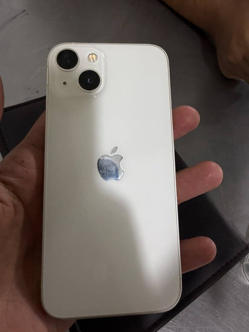 Apple iPhone 13 4