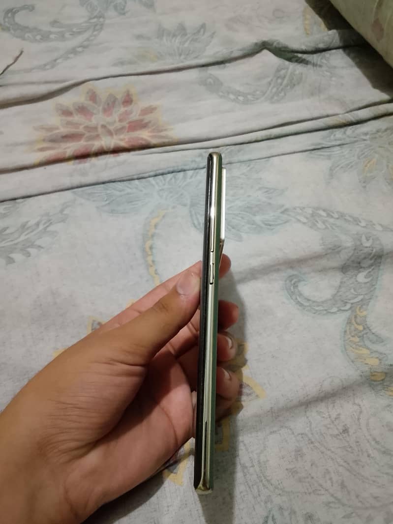 Infinix Note 40 Pro 3