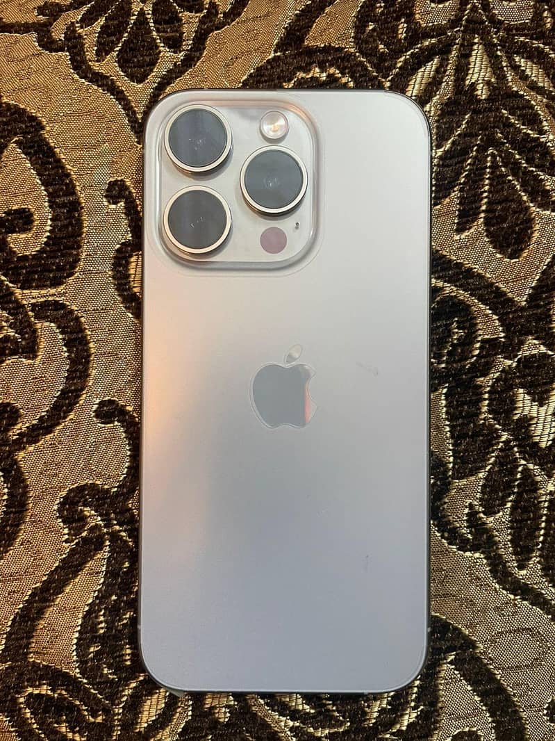 Apple iPhone 15 Pro 0