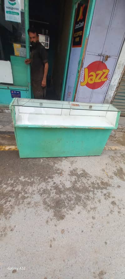 mobile display and repairing counter