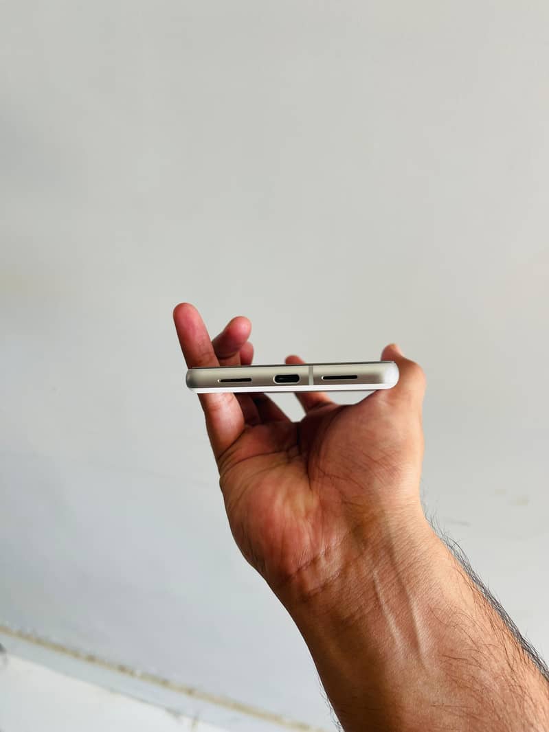 Google Pixel 7 4
