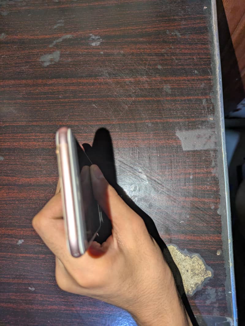 Apple iPhone 6S 3
