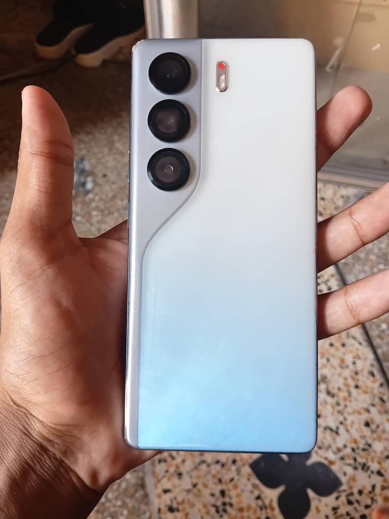 Tecno CAMON 40 3