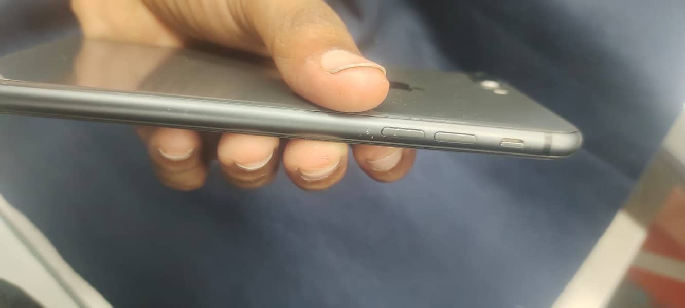 Apple iPhone 8 Plus 4