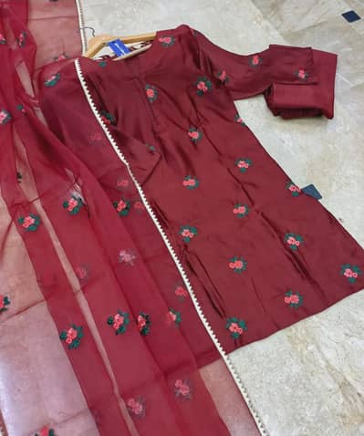 shalwar kameez stitched with organza dupatta
