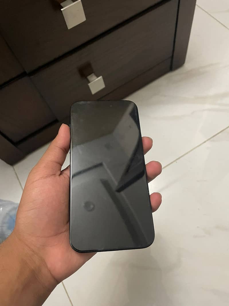 Apple iPhone 15 plus 3