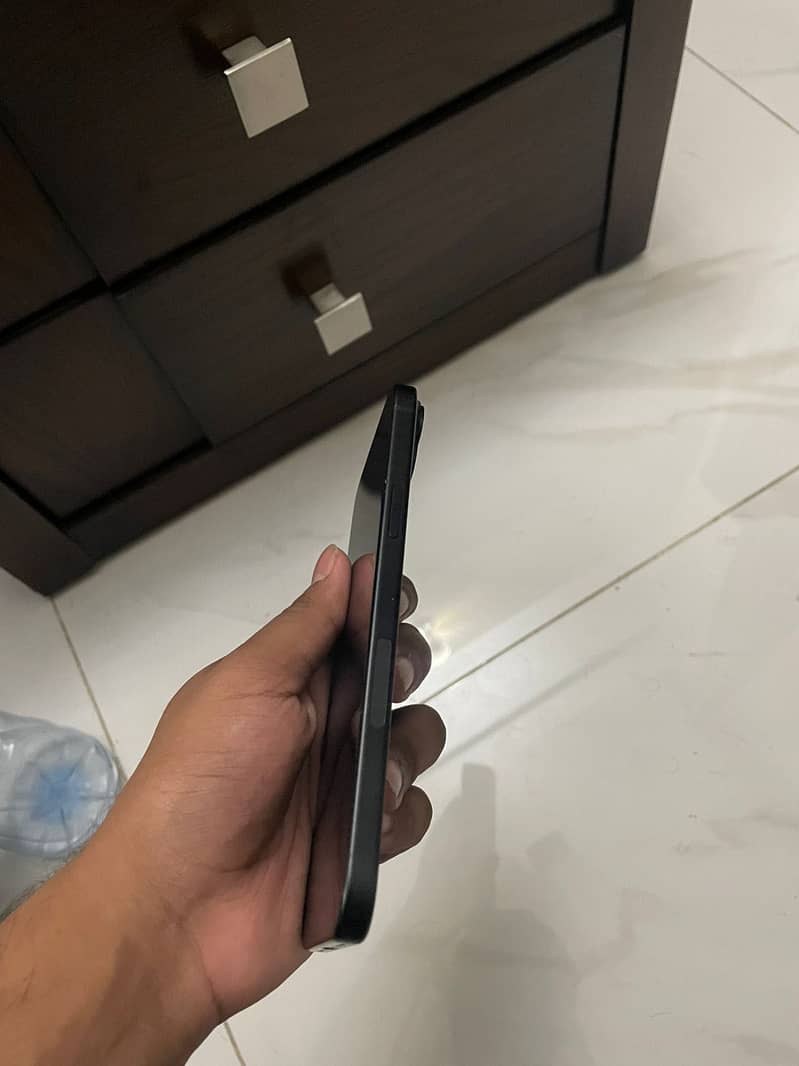 Apple iPhone 15 plus 4