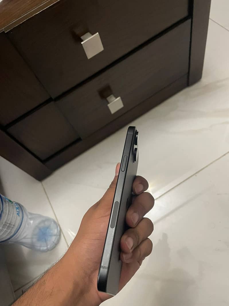 Apple iPhone 15 plus 8