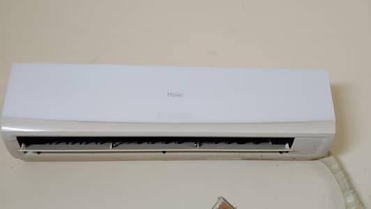 Non Inverter AC Haier 1.5 Ton
