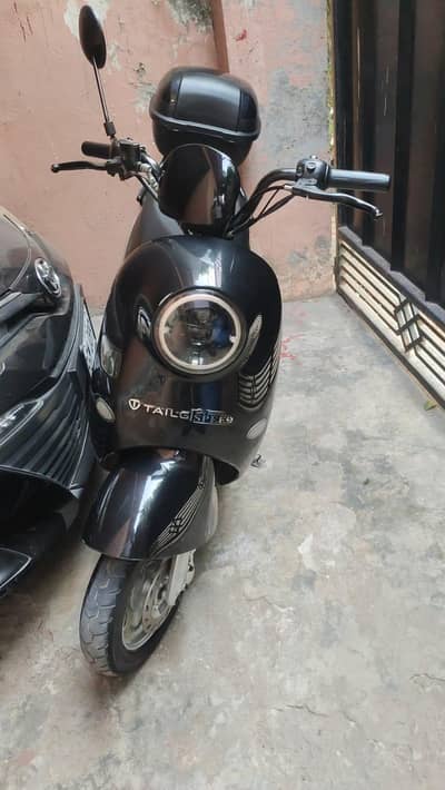 Electric scooty