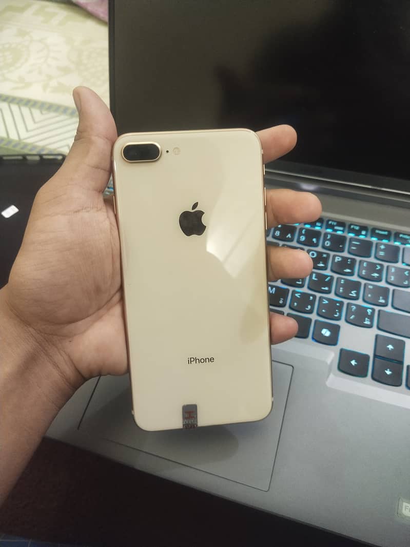 Apple iPhone 8 Plus 0