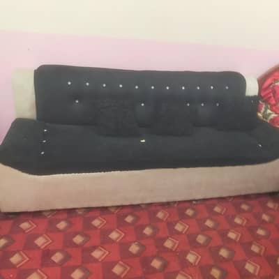 7 SEATER SOFA VIP NEW CONDITION FOR SALE . UNIVERSITY ROAD ACADMY TOWN