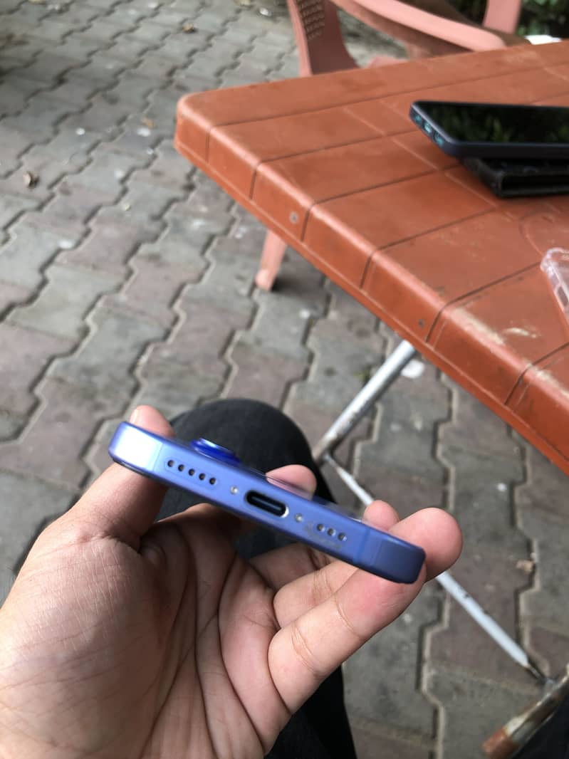 Apple iPhone 16 1