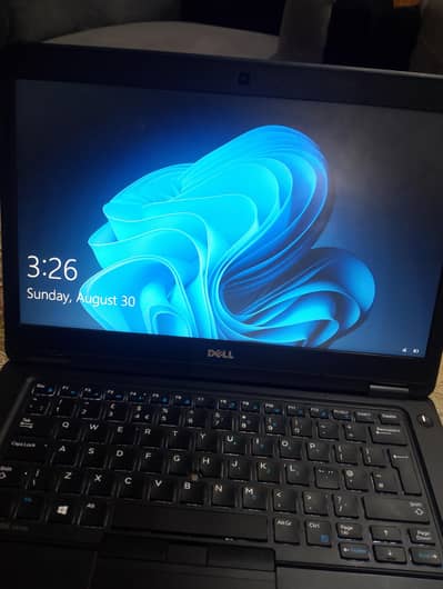 dell latitude laptop condition 10/9 all ok only minor scratch