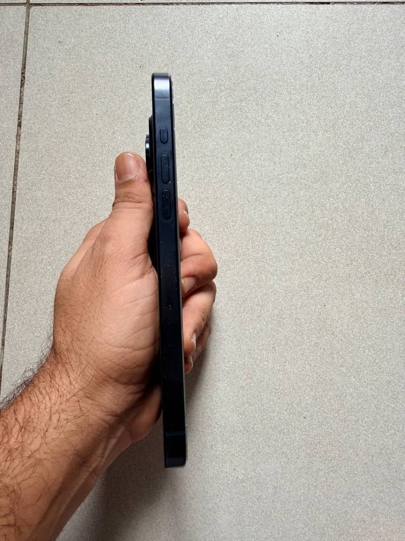 Apple iPhone 15 Pro Max 5