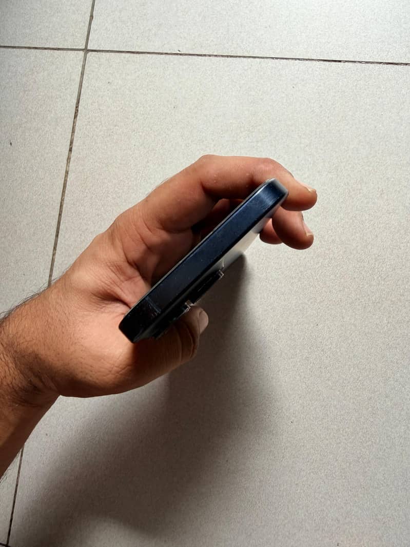 Apple iPhone 15 Pro Max 8