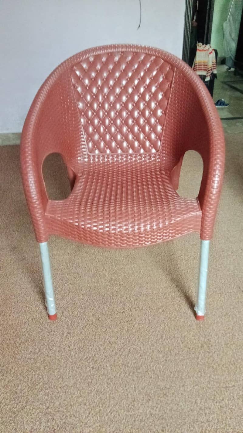 plastic chairs 0