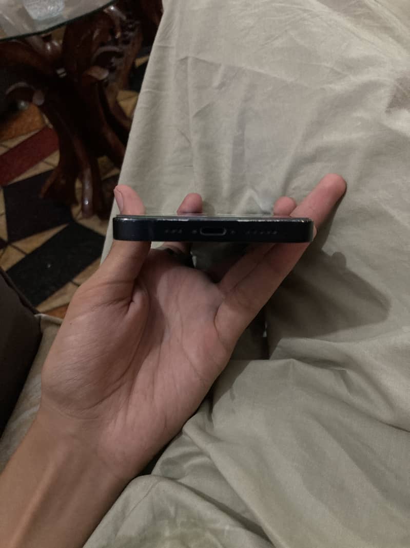 Apple iPhone 14 8