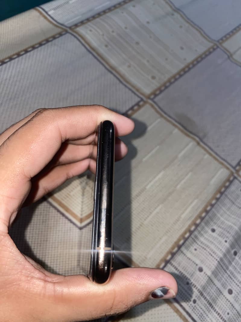 Apple iPhone XS Max 6