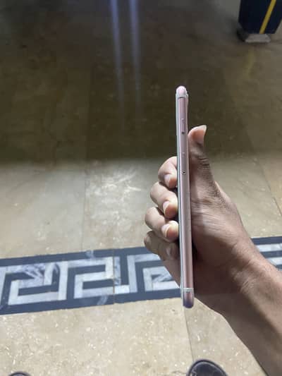 Apple iPhone 7 Plus 128 very good phone for gaming and storage