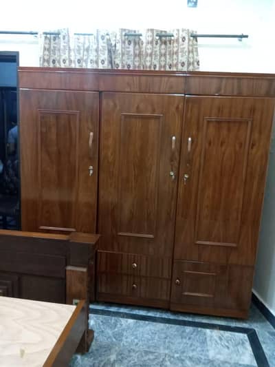 3 door wardrobes wooden