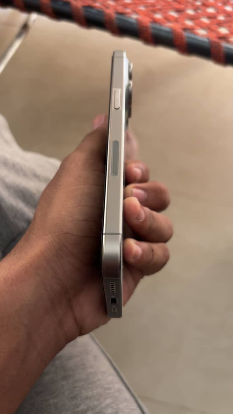Apple iPhone 15 Pro Max 0
