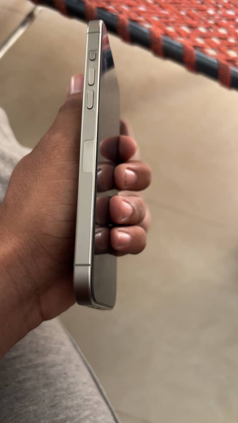 Apple iPhone 15 Pro Max 2