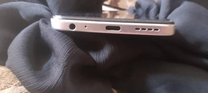 Infinix Hot60i 6GB Ram 3 Month warranty