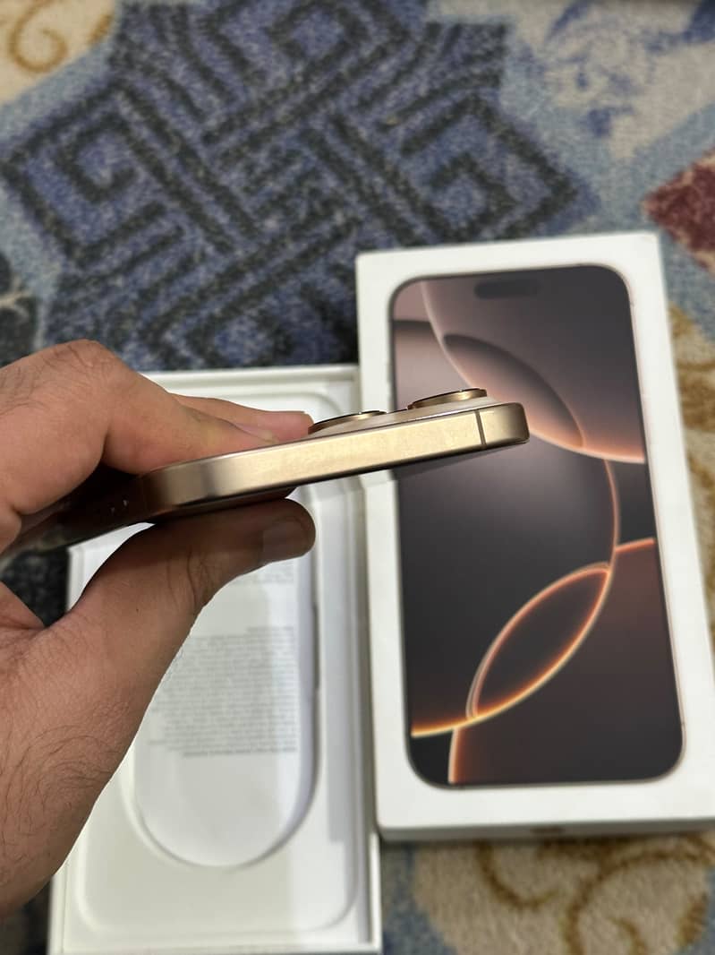 iPhone 16 Pro Max 3