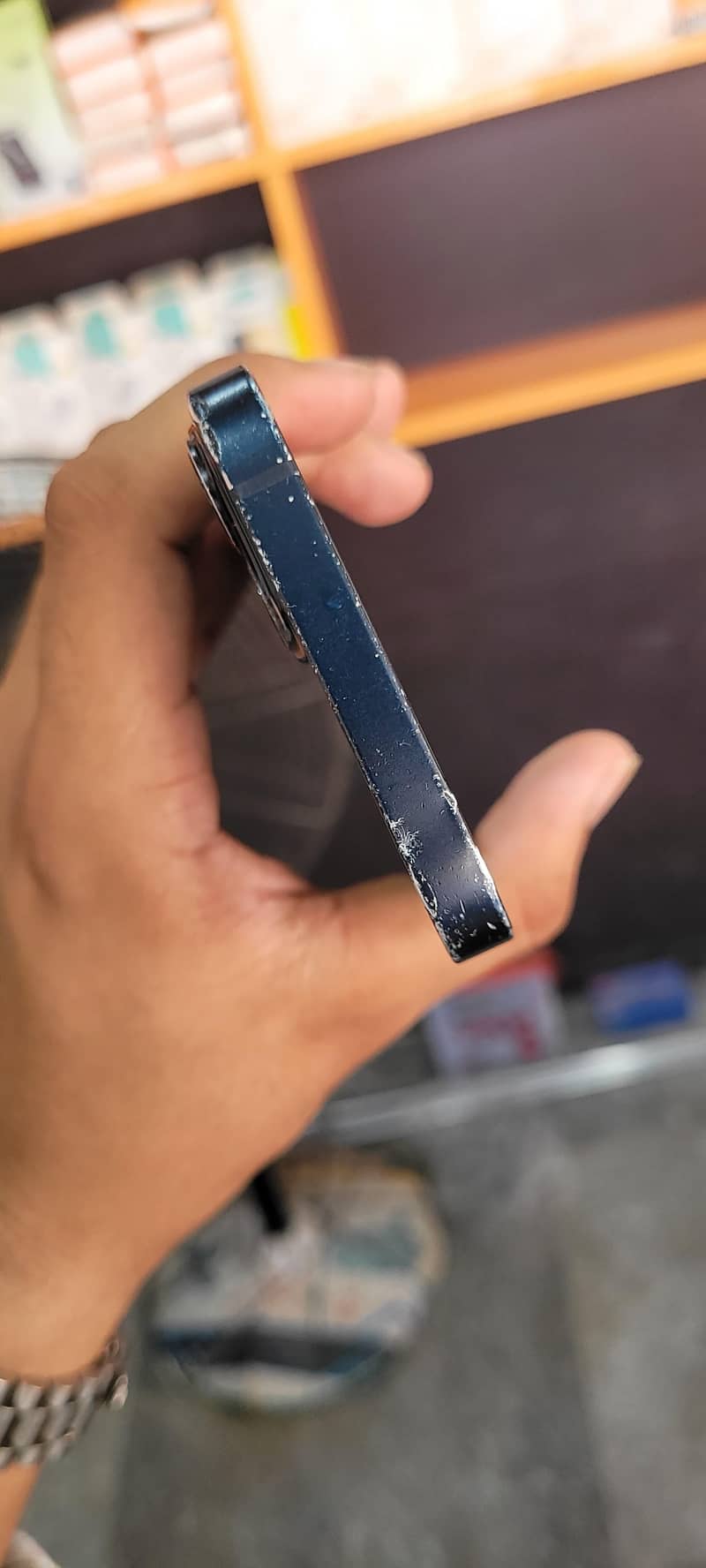Apple iPhone 13 3