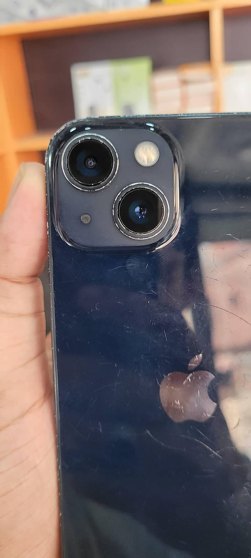 Apple iPhone 13 8