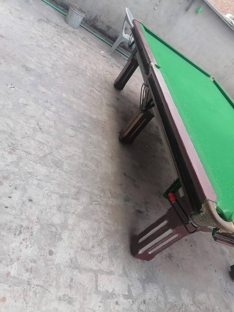 snooker table 5/10 4